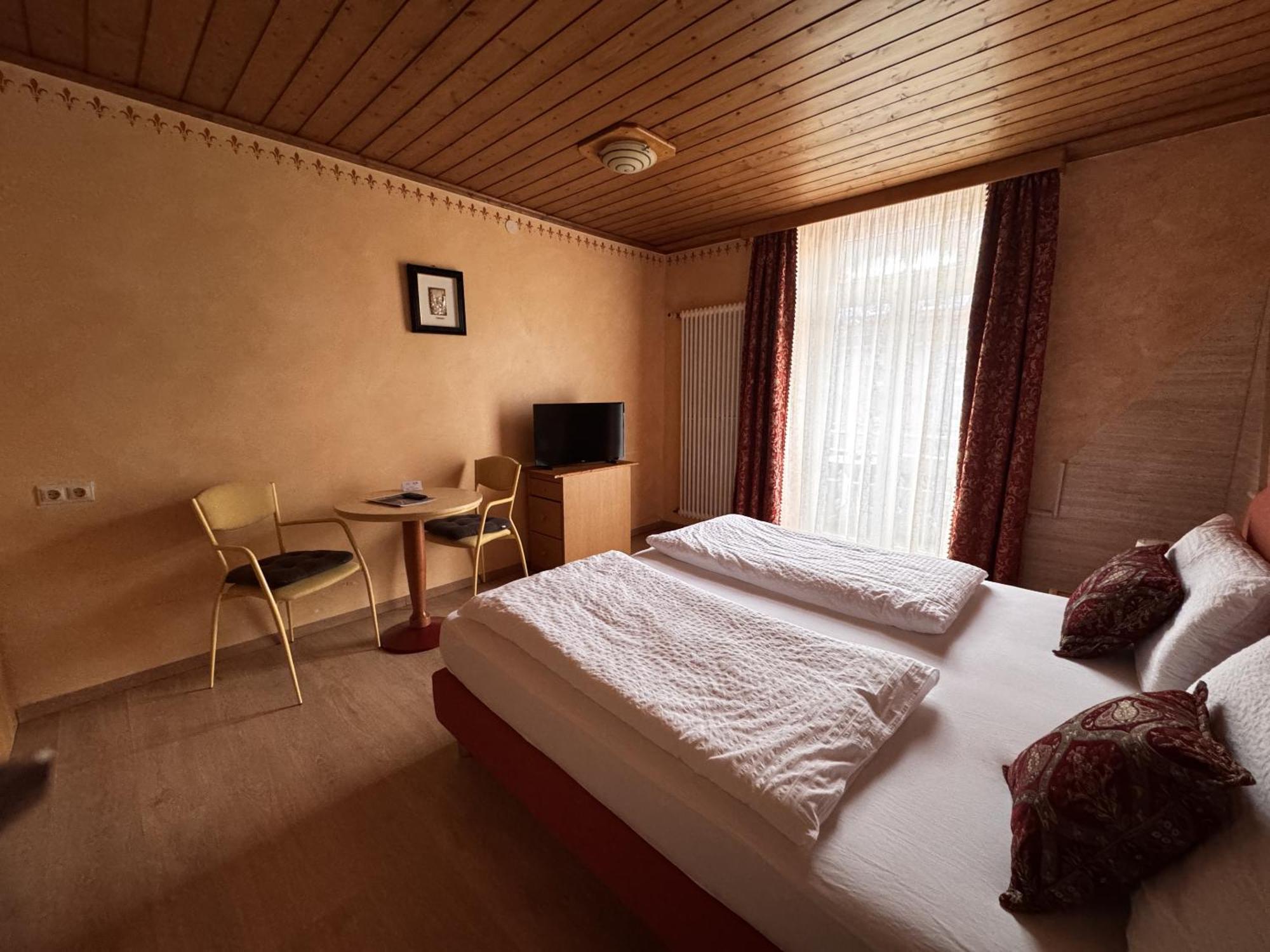 Black Forest Hotel טודנאו חדר תמונה